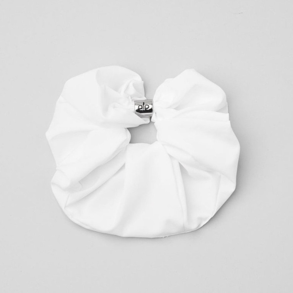 Alo yoga Bead It Oversized Scrunchie Set
